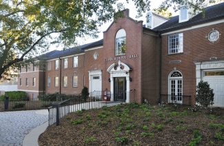 photo of building in daylight 