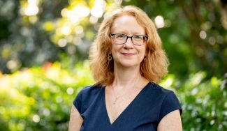 photo of woman outdoors, day