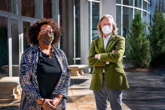 photo man and woman with masks, outdoors