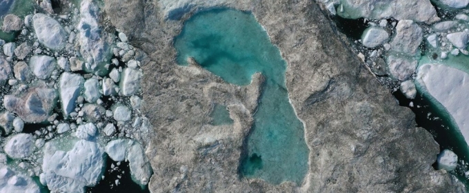 Ice melting into the ocean, photo